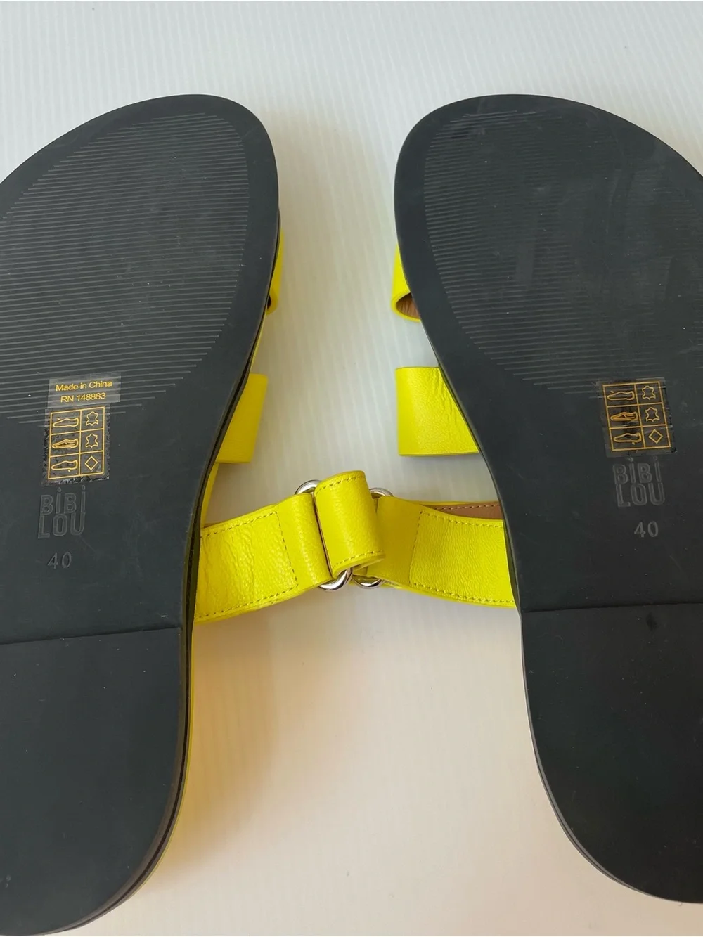 NWT Anthropologie Bibi Lou Mindy Cut Out Slide Sandal Leather Size 9 40 Yellow
